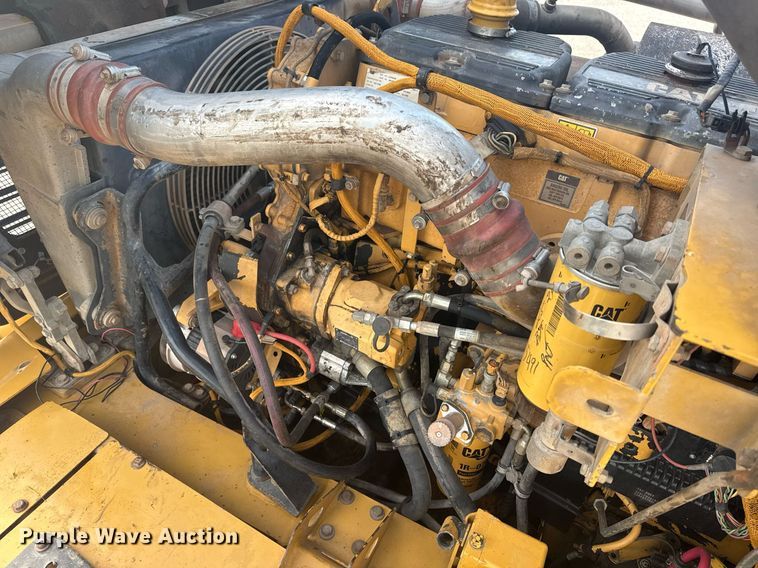 image for item DS3833 2006 Caterpillar 740 water wagon