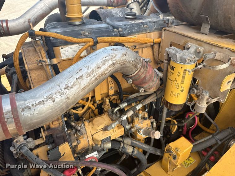 image for item DS3833 2006 Caterpillar 740 water wagon