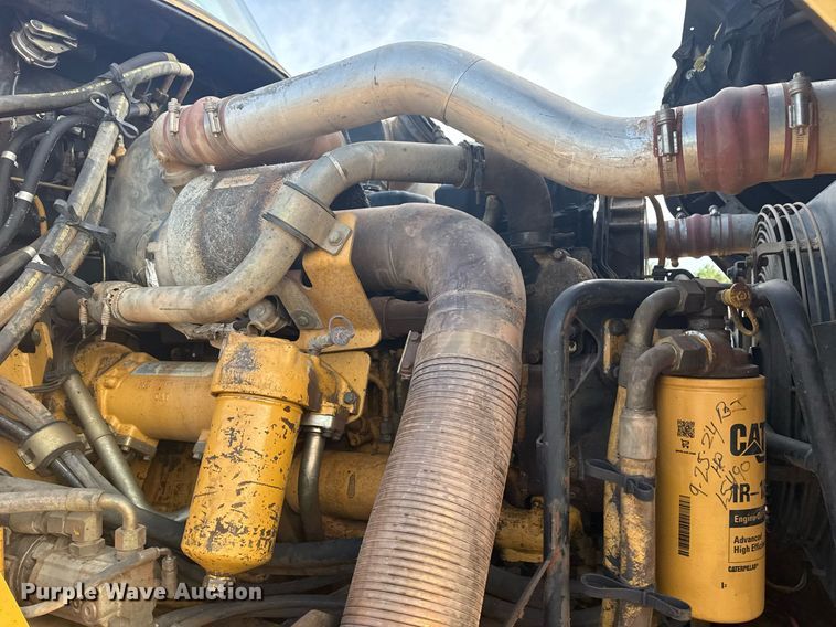 image for item DS3833 2006 Caterpillar 740 water wagon