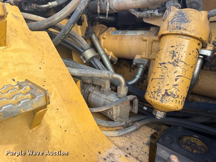 image for item DS3833 2006 Caterpillar 740 water wagon