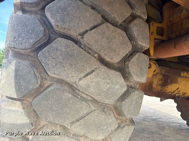 image for item DS3833 2006 Caterpillar 740 water wagon