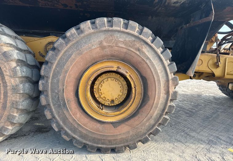 image for item DS3833 2006 Caterpillar 740 water wagon