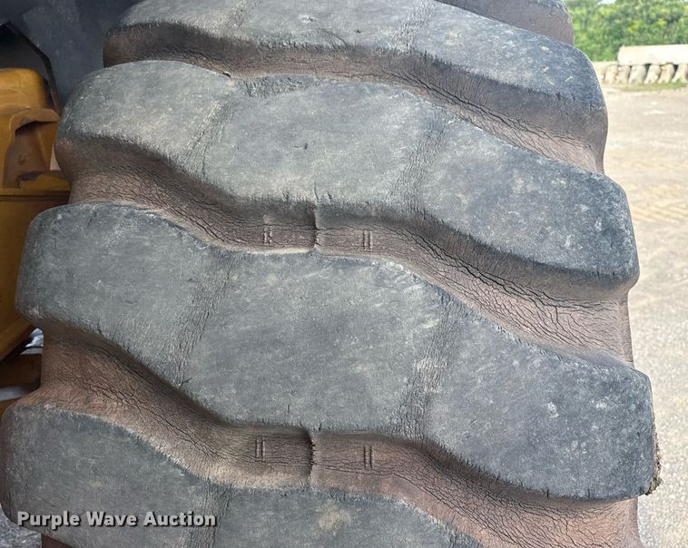 image for item DS3833 2006 Caterpillar 740 water wagon