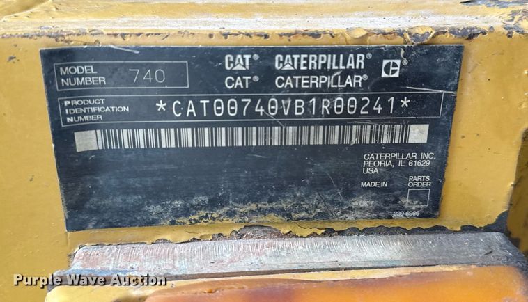 image for item DS3833 2006 Caterpillar 740 water wagon