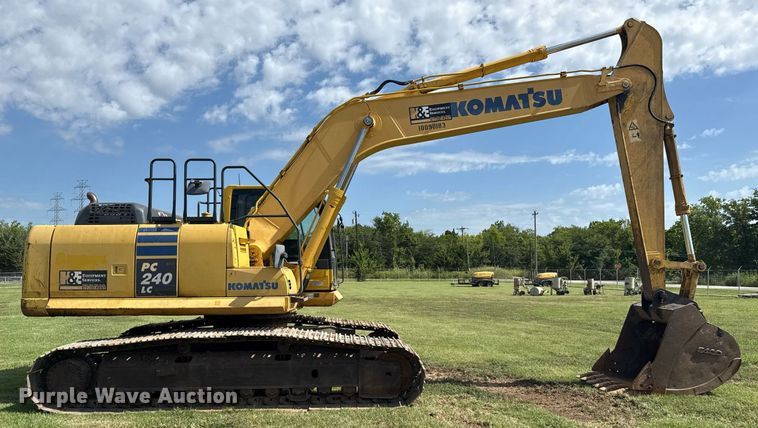 EXCAVADORA 2012 KOMATSU PC240LC10