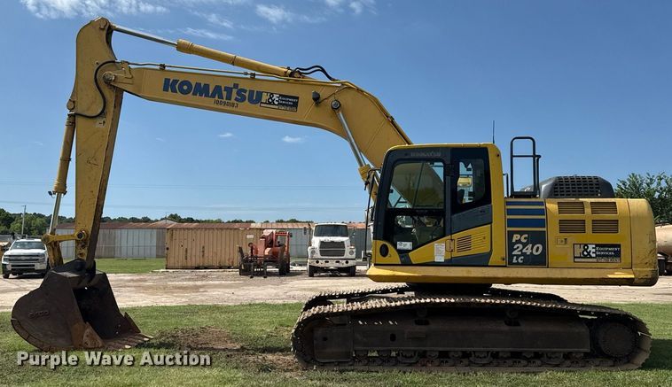 image for item DS3841 2012 Komatsu PC240LC-10 excavator