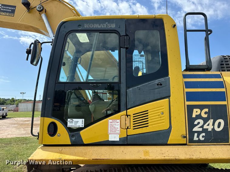 image for item DS3841 2012 Komatsu PC240LC-10 excavator