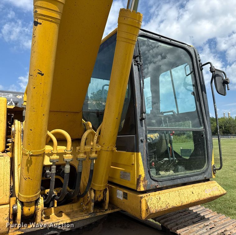 image for item DS3841 2012 Komatsu PC240LC-10 excavator