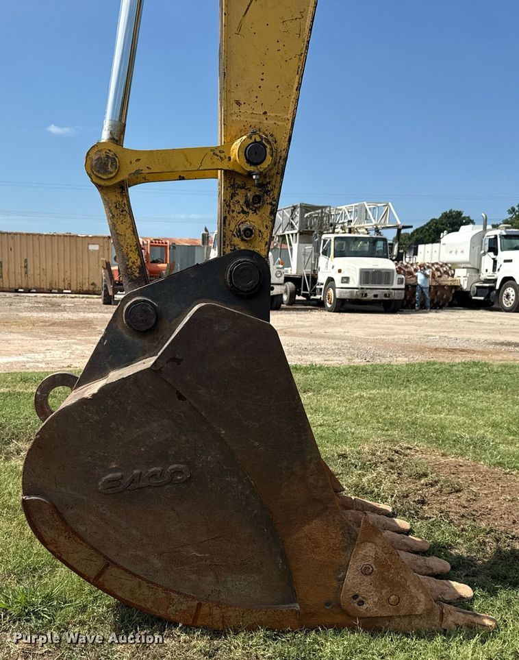 image for item DS3841 2012 Komatsu PC240LC-10 excavator