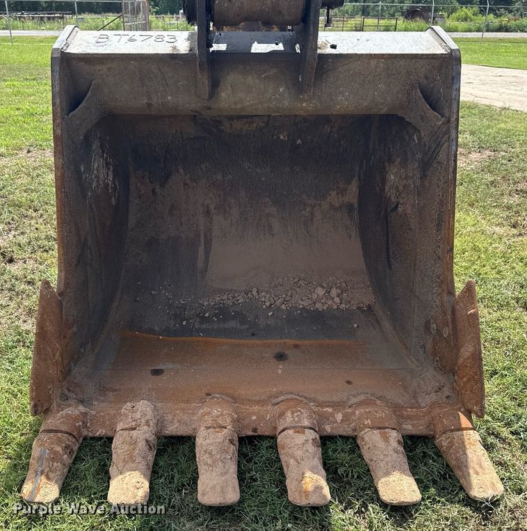 image for item DS3841 2012 Komatsu PC240LC-10 excavator