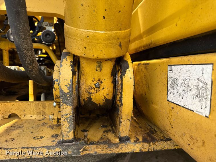 image for item DS3841 2012 Komatsu PC240LC-10 excavator