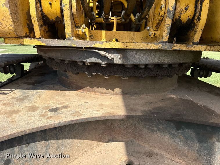 image for item DS3841 2012 Komatsu PC240LC-10 excavator
