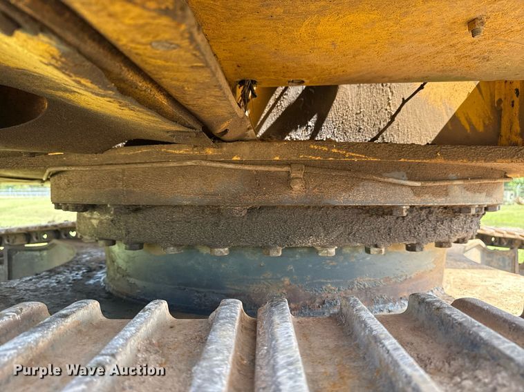 image for item DS3841 2012 Komatsu PC240LC-10 excavator