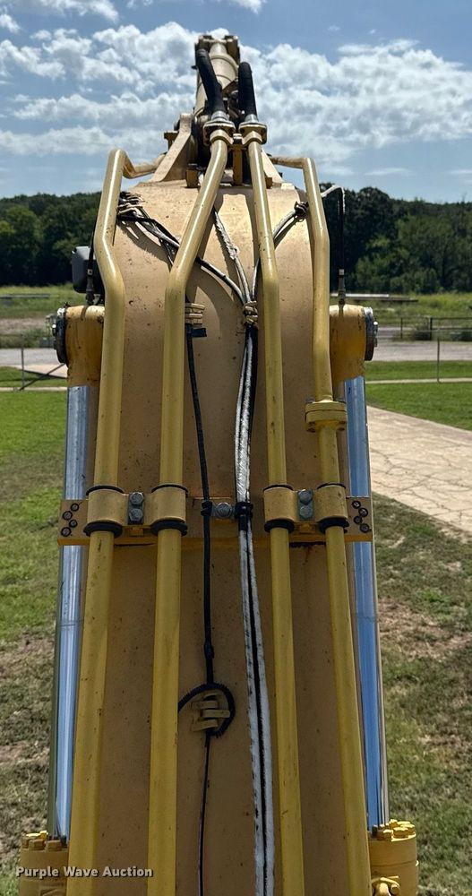 image for item DS3841 2012 Komatsu PC240LC-10 excavator