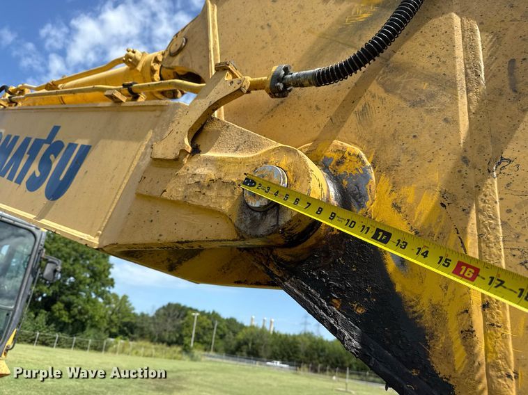 image for item DS3841 2012 Komatsu PC240LC-10 excavator