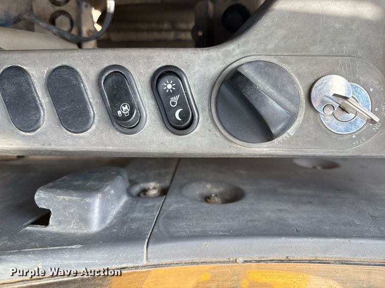 image for item DS3841 2012 Komatsu PC240LC-10 excavator