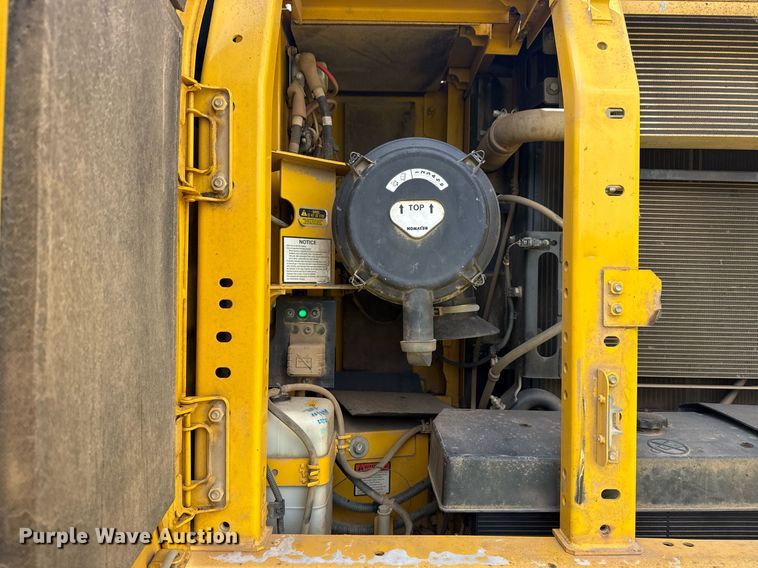 image for item DS3841 2012 Komatsu PC240LC-10 excavator