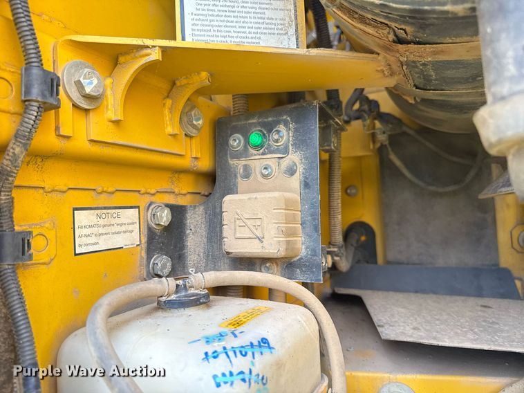 image for item DS3841 2012 Komatsu PC240LC-10 excavator