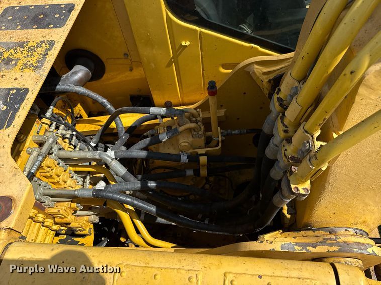 image for item DS3841 2012 Komatsu PC240LC-10 excavator