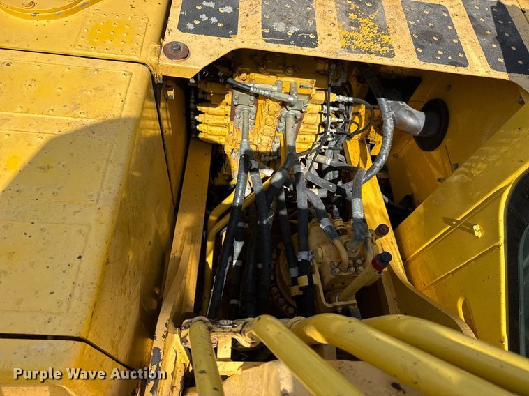 image for item DS3841 2012 Komatsu PC240LC-10 excavator