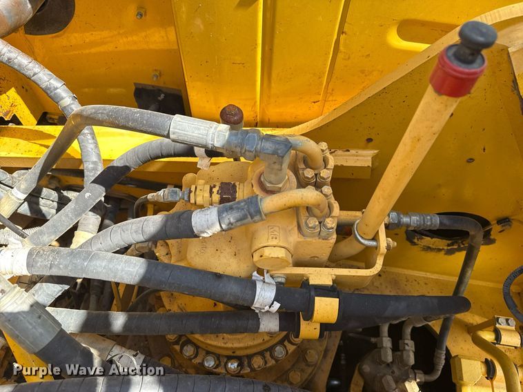 image for item DS3841 2012 Komatsu PC240LC-10 excavator