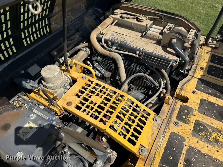 image for item DS3841 2012 Komatsu PC240LC-10 excavator