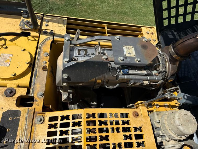 image for item DS3841 2012 Komatsu PC240LC-10 excavator