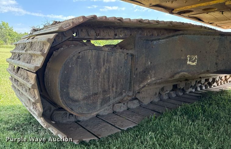 image for item DS3841 2012 Komatsu PC240LC-10 excavator