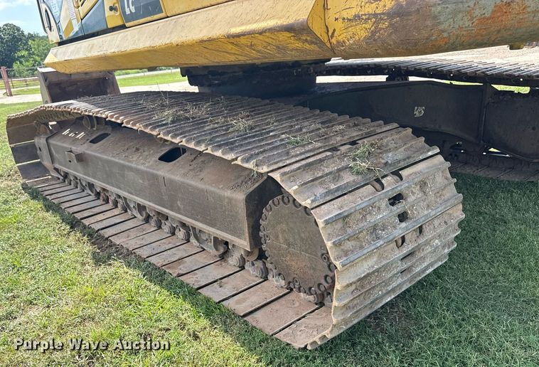 image for item DS3841 2012 Komatsu PC240LC-10 excavator