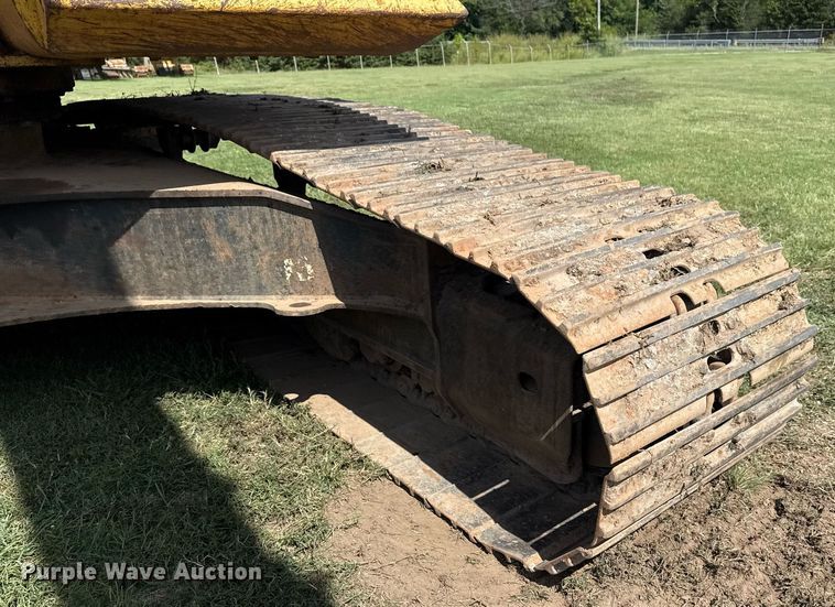 image for item DS3841 2012 Komatsu PC240LC-10 excavator