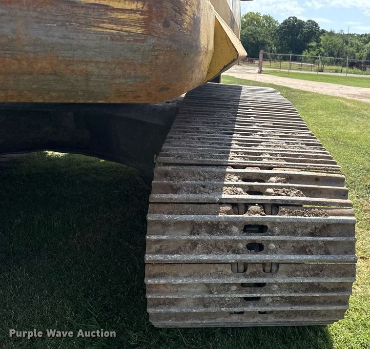 image for item DS3841 2012 Komatsu PC240LC-10 excavator