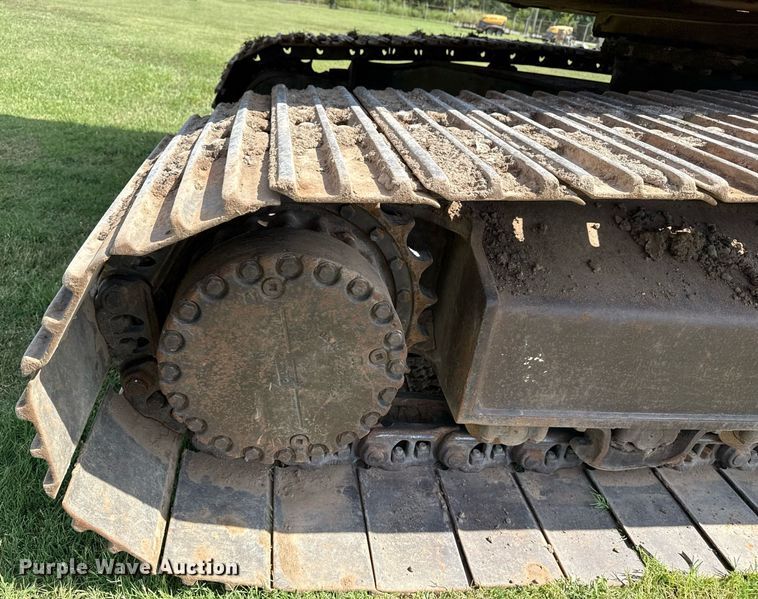 image for item DS3841 2012 Komatsu PC240LC-10 excavator