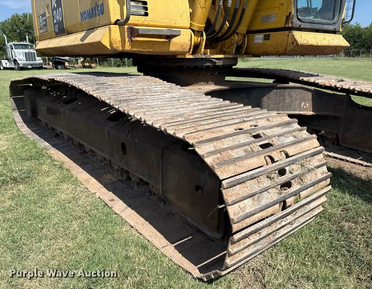 image for item DS3841 2012 Komatsu PC240LC-10 excavator