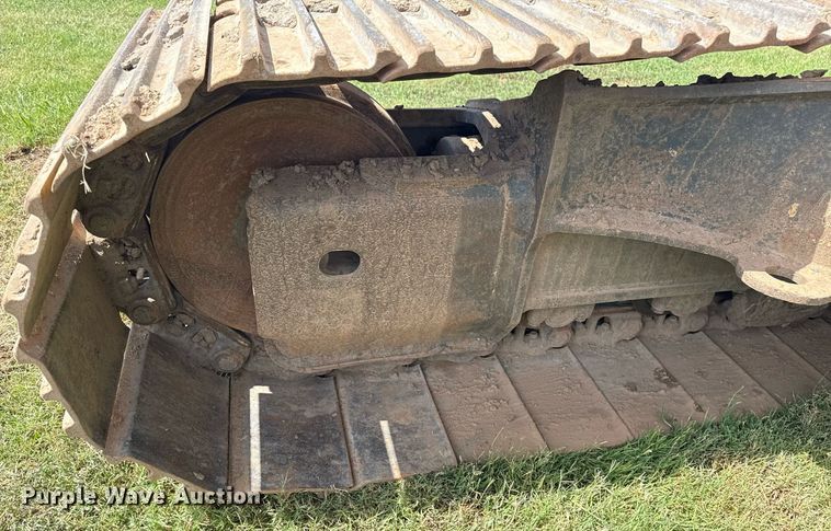 image for item DS3841 2012 Komatsu PC240LC-10 excavator