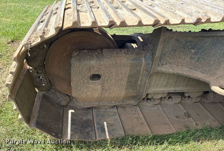 image for item DS3841 2012 Komatsu PC240LC-10 excavator