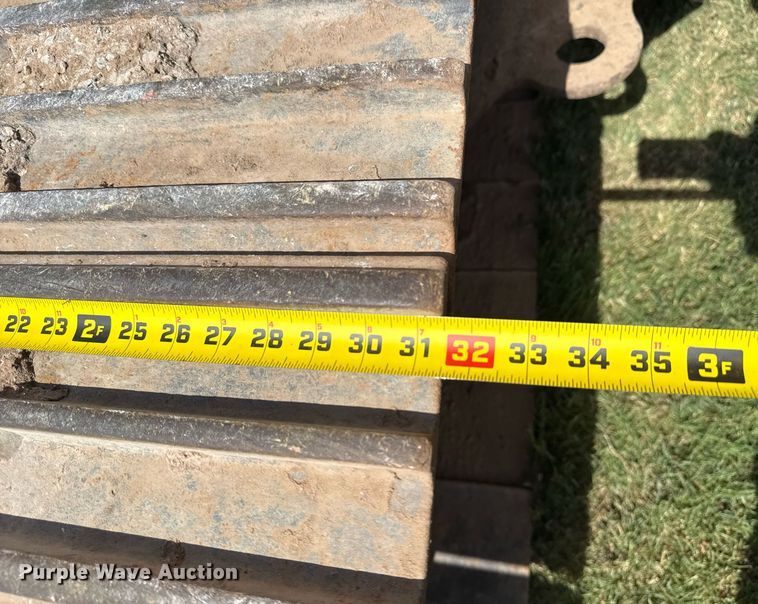 image for item DS3841 2012 Komatsu PC240LC-10 excavator