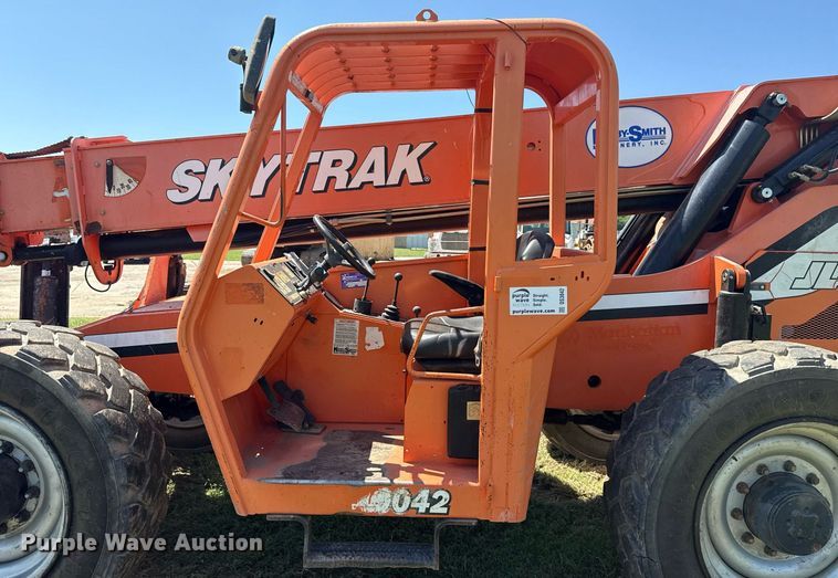 image for item DS3842 2012 Skytrak 10042 telehandler