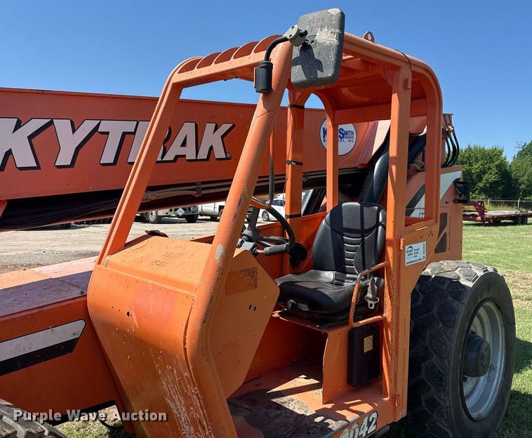 image for item DS3842 2012 Skytrak 10042 telehandler