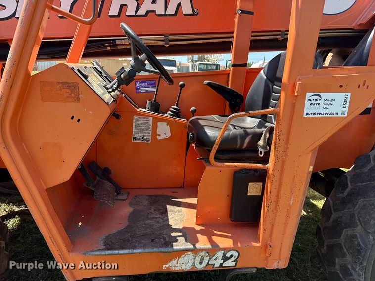 image for item DS3842 2012 Skytrak 10042 telehandler