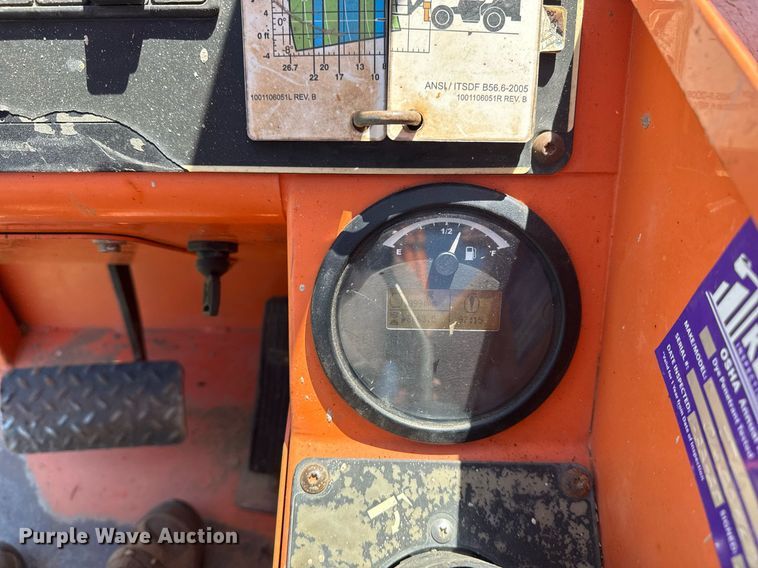 image for item DS3842 2012 Skytrak 10042 telehandler