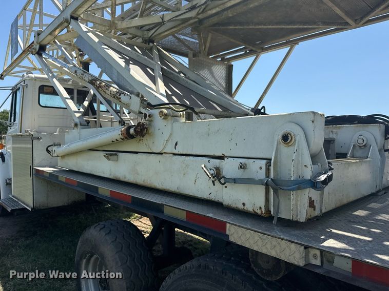 image for item DS3844 2001 Freightliner FL80 Under bridge inspection truck