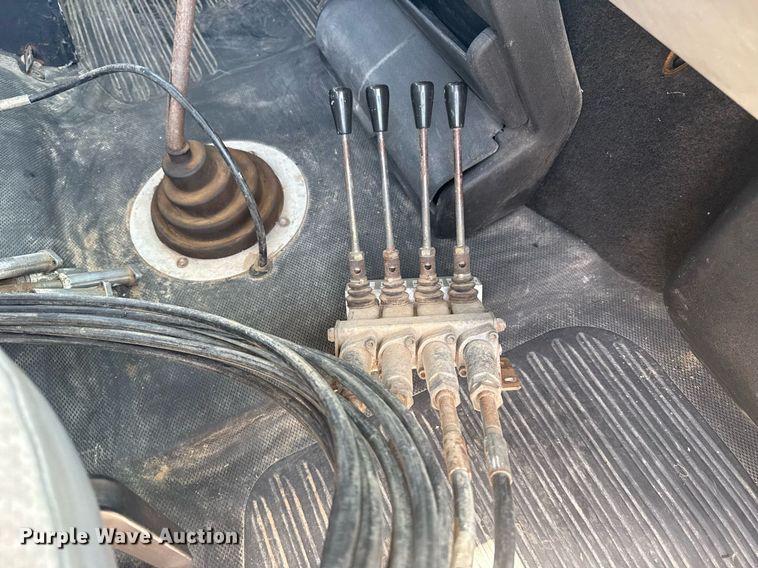 image for item DS3844 2001 Freightliner FL80 Under bridge inspection truck