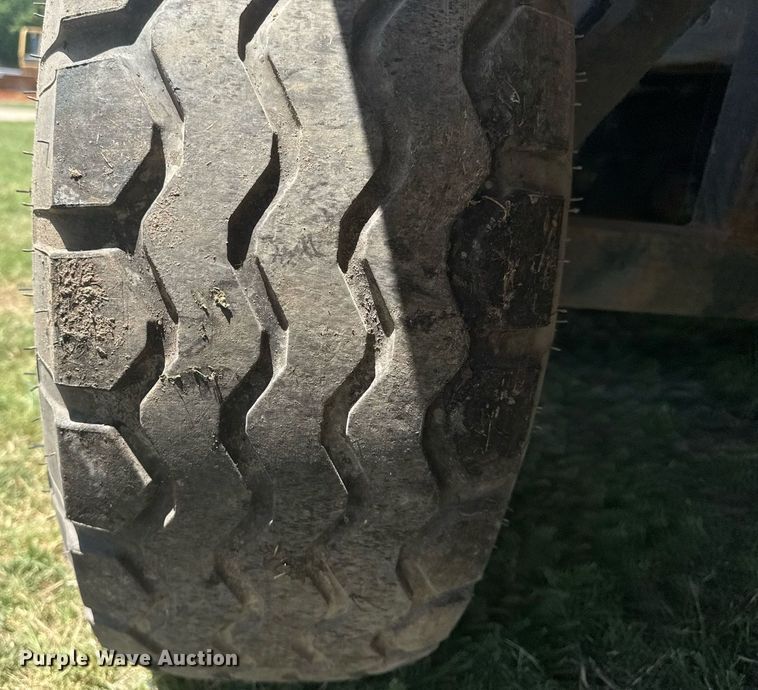 image for item DS3844 2001 Freightliner FL80 Under bridge inspection truck