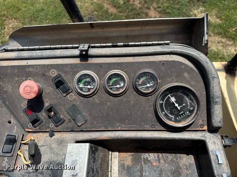 image for item DS3845 1998 Ingersoll Rand SD-115F Pro Pac single drum vibratory roller