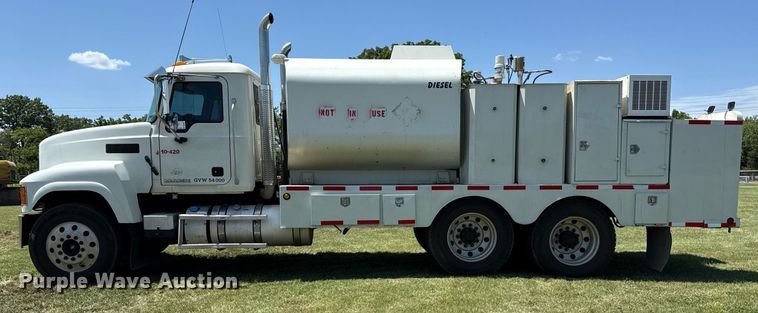 image for item DS3846 2013 Mack CHU613 fuel / lube truck