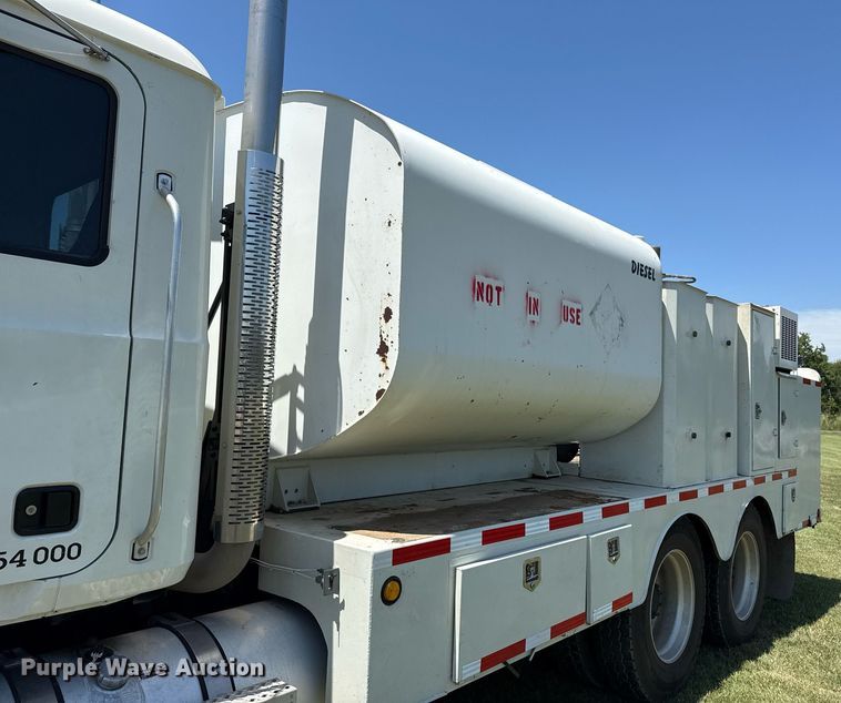 image for item DS3846 2013 Mack CHU613 fuel / lube truck