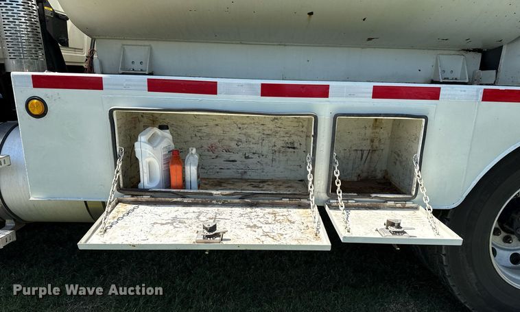 image for item DS3846 2013 Mack CHU613 fuel / lube truck