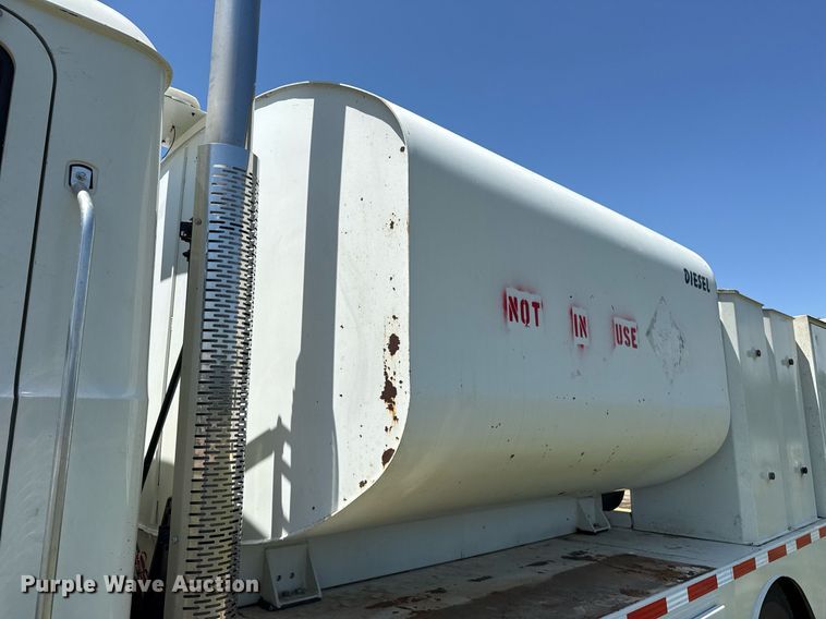 image for item DS3846 2013 Mack CHU613 fuel / lube truck