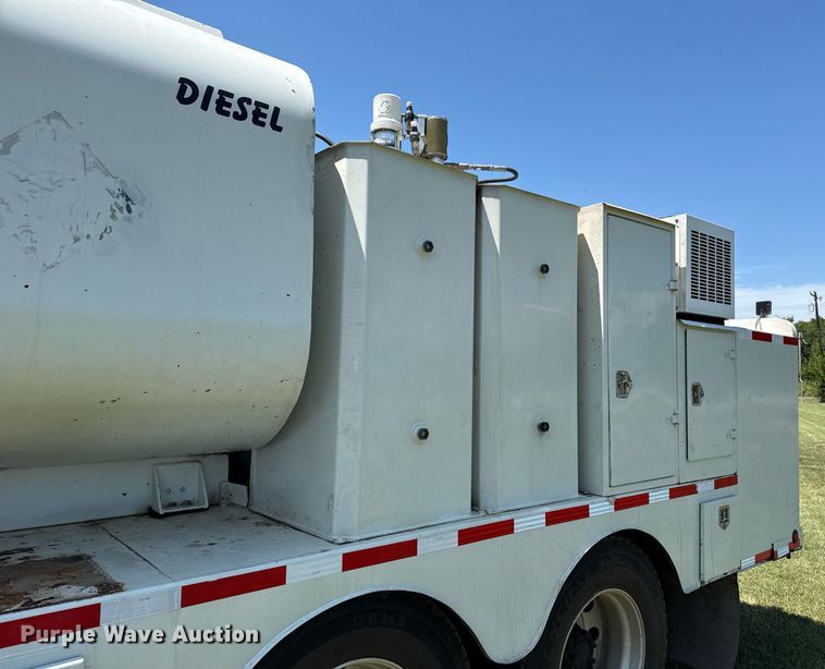 image for item DS3846 2013 Mack CHU613 fuel / lube truck