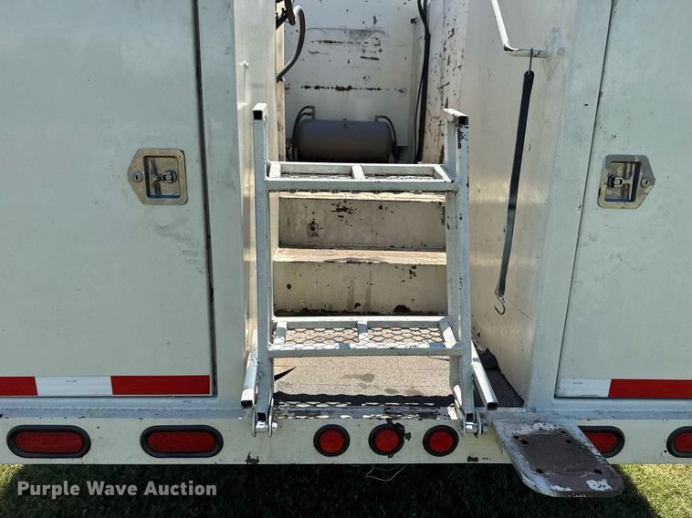 image for item DS3846 2013 Mack CHU613 fuel / lube truck